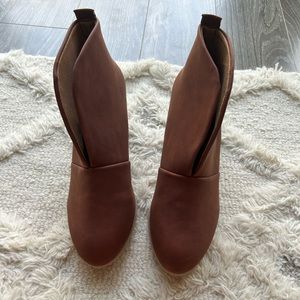 Heeled booties